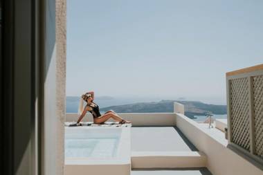 CALDERA CLIFF ILLUSION SUITES