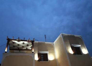 Santorini Family Apartments