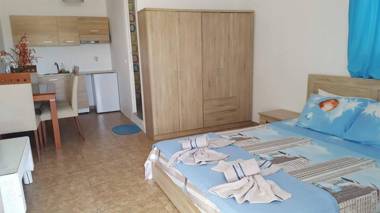 Pleasure Studios 2 Double Beds Santorini Perissa