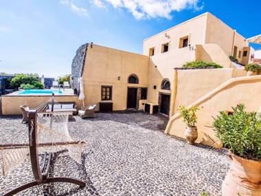 Extravagant villa on top of hill views of vineyards and village Megalochori