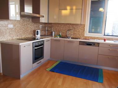 Seaview Kaposantes Apartments