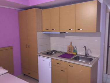 Dimis Studios and Apartments