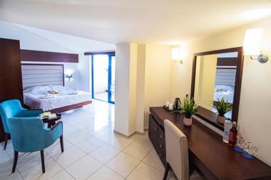 Galini Private Pool Suites with Sea View