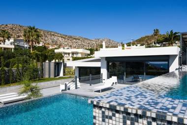 Black Diamond Luxury Beachfront Villa Selenia