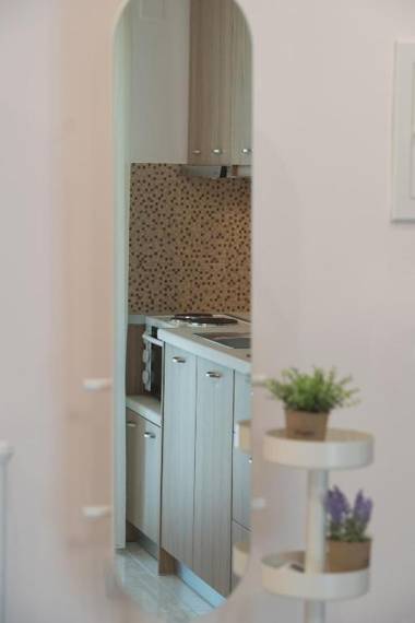 Bounatsa Studios & Apartments