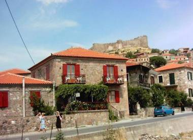 Evanthia Toroz Rooms & Studios