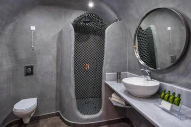 Katerina's Castle - Caldera Cave Hotel