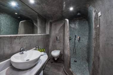 Katerina's Castle - Caldera Cave Hotel