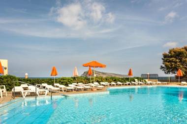 Athina's Flat on the sea