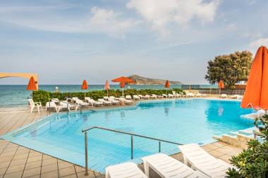 Athina's Flat on the sea