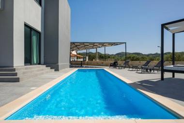 Nikolioudis Luxury Villas