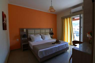 Nadia's Studios & Apartments