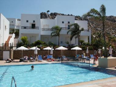 Lambis Studios & Apartments