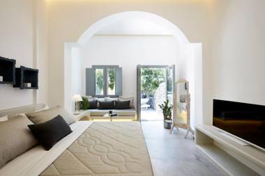 Amara Suites Santorini