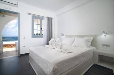 Beach Houses Santorini