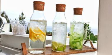 Bungalow White Tennis Apartments & Suites