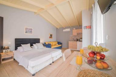 Tsolakis Studios & Apartments