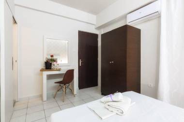 Mouria Studios & Apartments