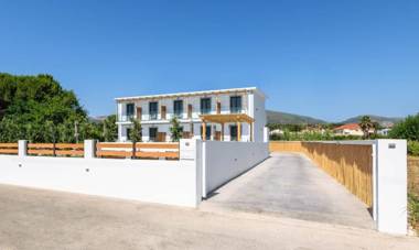 White Canvas Boutique Studios