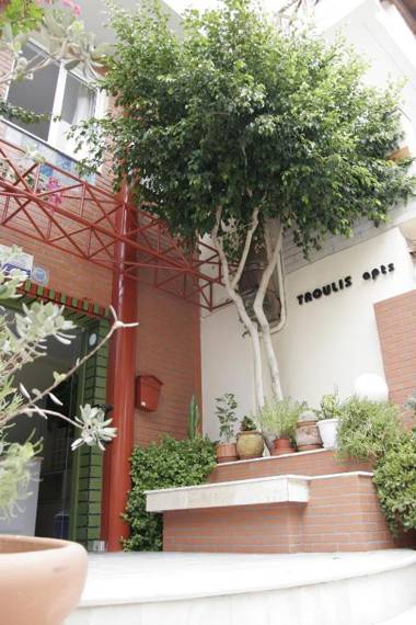 Troulis Apartments
