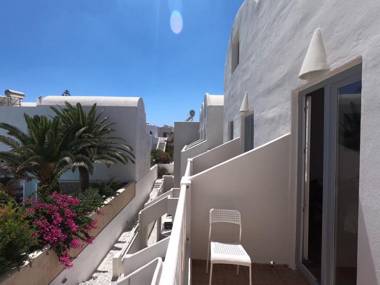 Anny Studios Perissa Beach