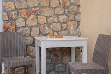 Cyclops Beach Apartments