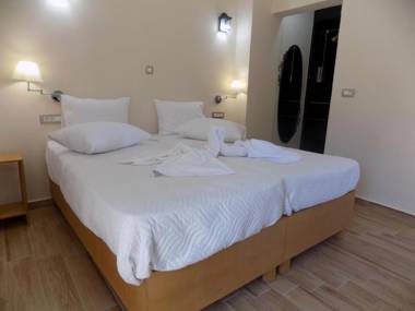 Souvlakis Pool Suites (S.P.S)