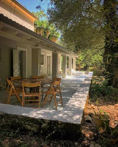 Dimoulitsa Villas Complex