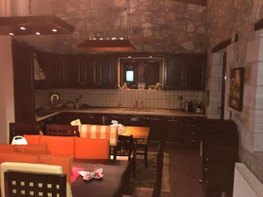 Petrines Villes Avramilias