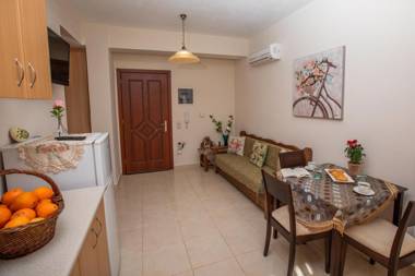 Elisso apartment with seaview garden