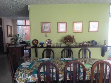 Hostal Los Lagos Inn