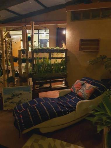 Estancia para turistas zona 4 rodeada de restaurantes bares y lugares de interes