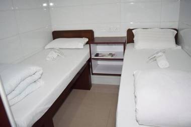 Pay-Less Guesthouse (7/F A9)