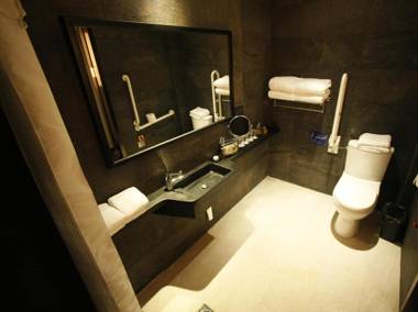Noble Park Hotel