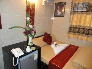Paris Guest House (D2 10/F)