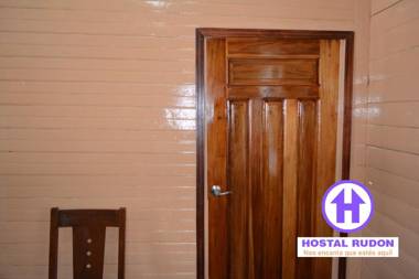 Apartamentos y Hostal RUDON
