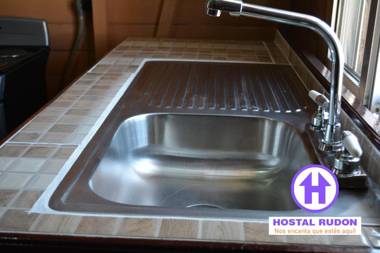 Apartamentos y Hostal RUDON