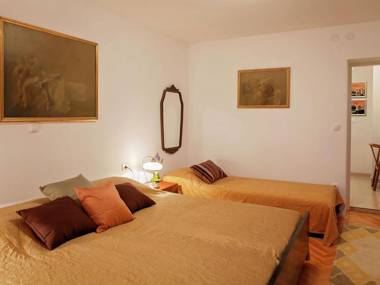 Charming little apartment with a balcony and a sea view 5 minutes to the beach