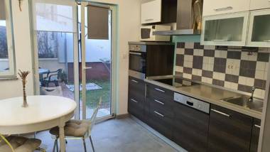 Apartment with garden in Barbariga