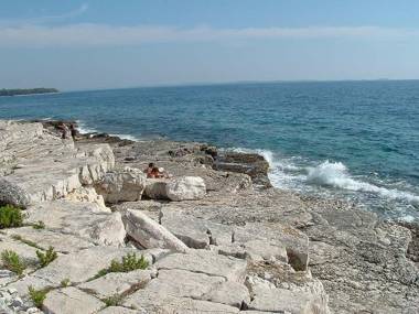 Apartment with garden in Barbariga
