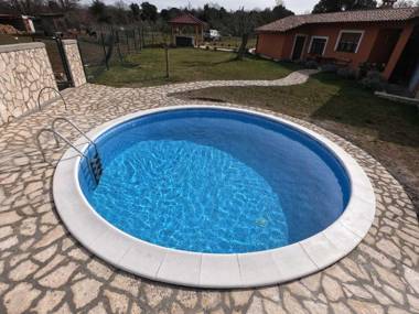 Attractive Holiday Home with Pool Jacuzzi Patio Courtyard