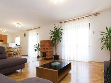 Apartment with balcony in Peroj 1 km from the beach and 3 km from Fazana