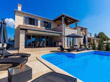 Sea-view Villa in Kastelir with Private Pool Terrace