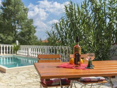 Comfortably and lovingly furnished villa with pool for a relaxing family holiday