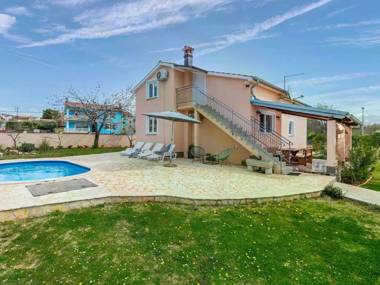 Beautiful villa for up to 12 persons with private pool and garden