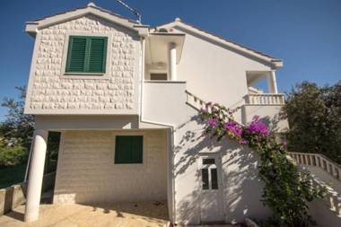 Apartments Suzana-green oasis