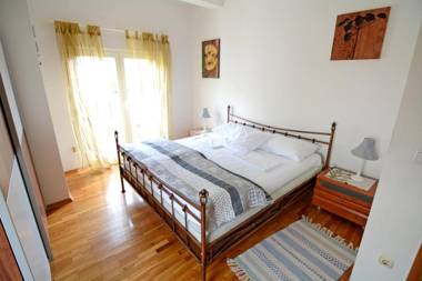 Apartments and Rooms Trsje