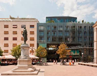 Tesla Boutique Apartments & Rooms