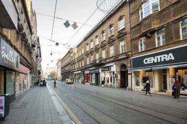 Apartment Center Four stars