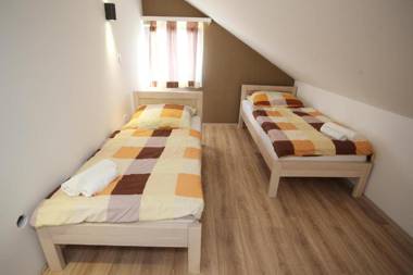 Apartments Rooms PAROMLIN CENTAR